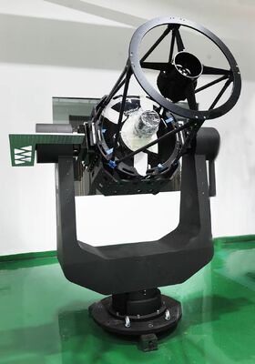 Купить Поворотный стол для слежения за спутниками с полезной нагрузкой 150 кг, спутниковыми антеннами и оптическими системами слежения Производство в сети