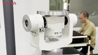 3DT320-Небольшой настольный трехосный электрический проигрыватель.